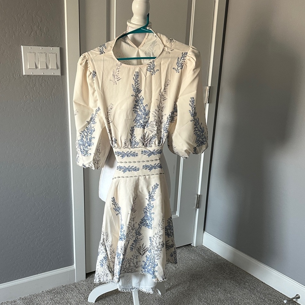 SHEIN Cream and Blue Floral Long Sleeve Dress
